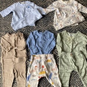 Lot of 5 Matching Sets (0-3 months)
